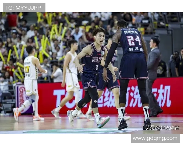 广州篮球队灵活性引发热议球迷与专家各执己见的争论分析